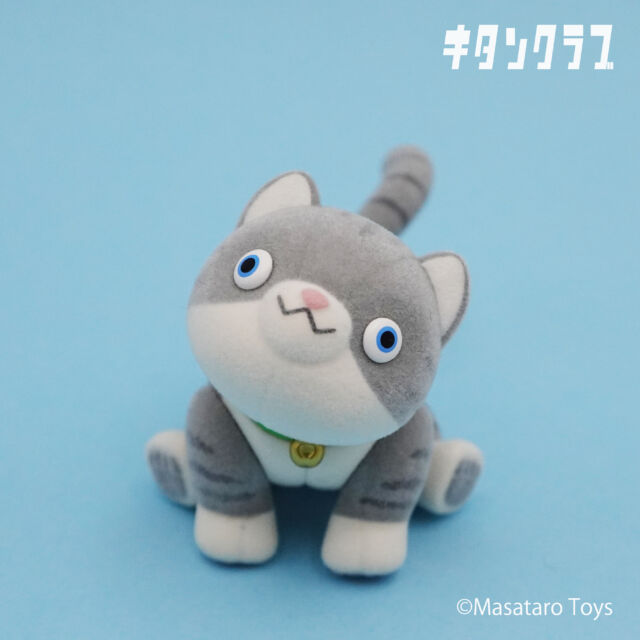 Collect them, line them up, and pose them your way! 🎶 These adorable cat figures capture all the charm of a plush toy in a tiny, poseable design. 🐾 From the cute tag button on their backs to the detailed collars and bells, every little detail is made to be loved. 👀💕 #CapsuleToy